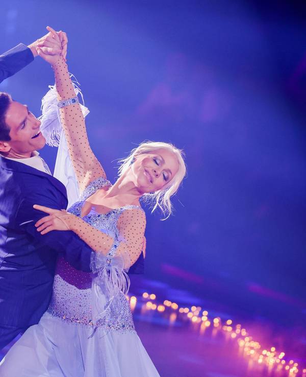 Michelle, Sängerin, und Christian Polanc, Profitänzer, tanzen in der RTL-Tanzshow „Let's Dance“ im Coloneum.