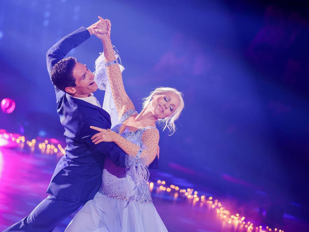 Michelle, Sängerin, und Christian Polanc, Profitänzer, tanzen in der RTL-Tanzshow „Let's Dance“ im Coloneum.