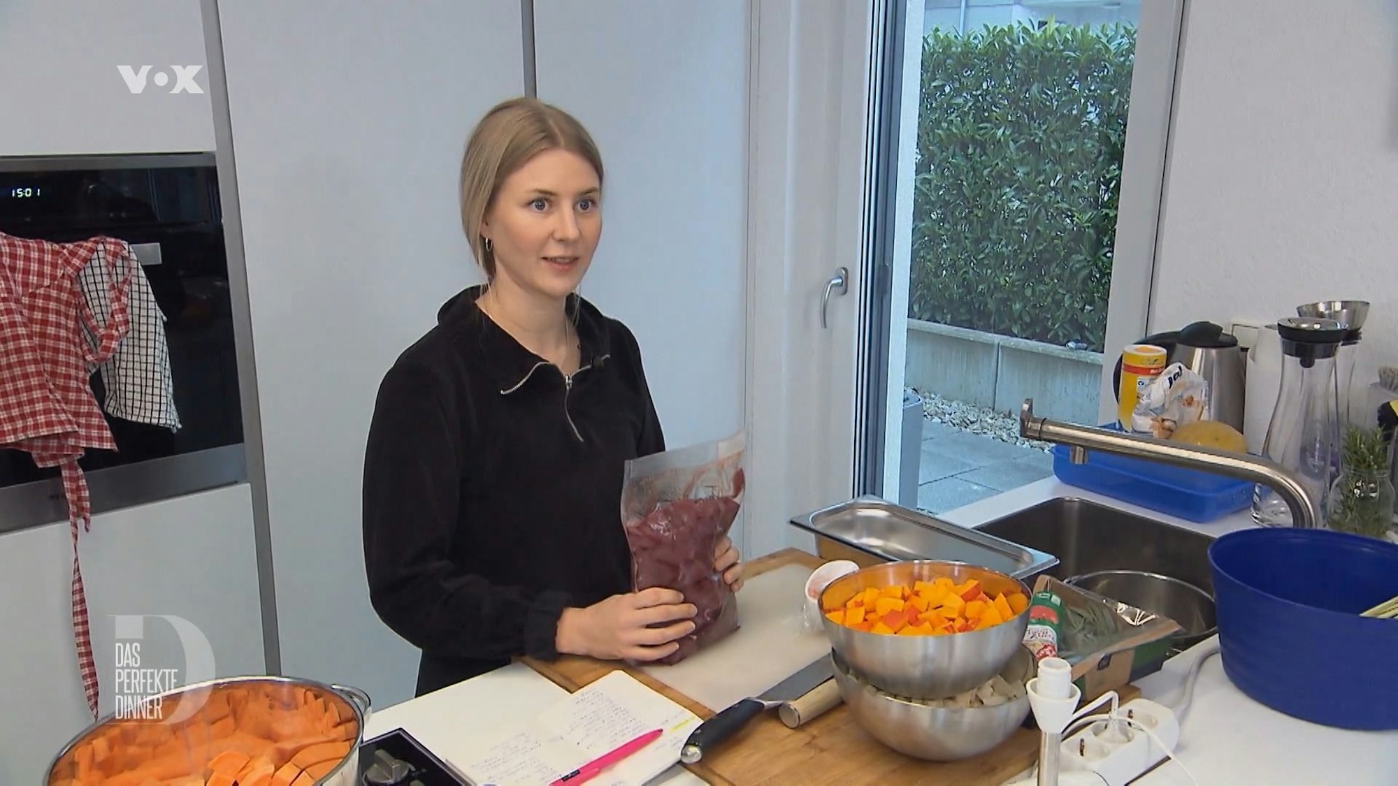 Kandidatin Sophie am dritten Tag des „Perfekten Dinners“ in Freiburg (TV-Ausstrahlung: 27. April 2022).