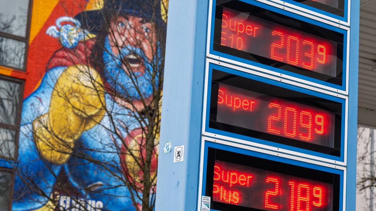 Die Spritpreise sind seit Wochen auf einem Rekordniveau (hier ein Symbolfoto von einer Tankstelle).