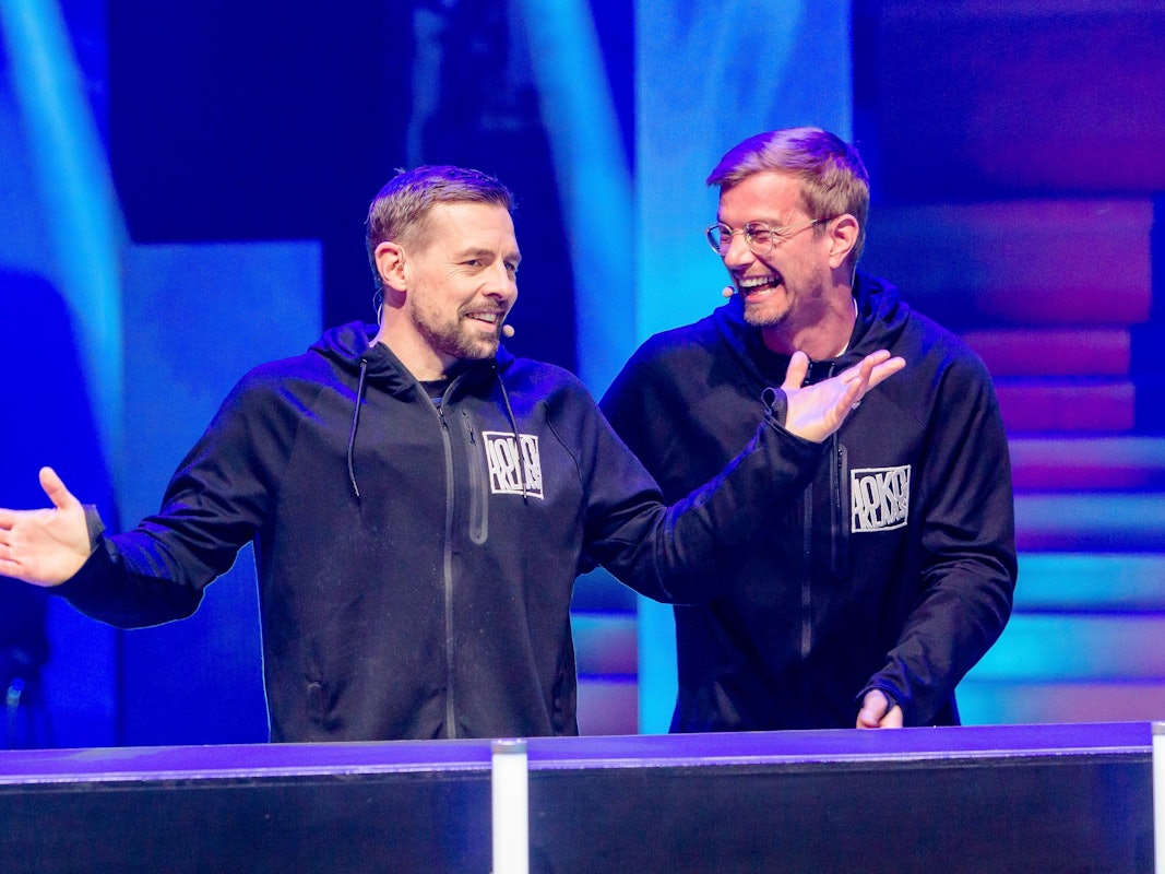 Zu Beginn der Show hatten Klaas Heufer-Umlauf (links) und Joko Winterscheidt noch jede Menge zu lachen, doch im dritten Spiel wendete sich das Blatt.