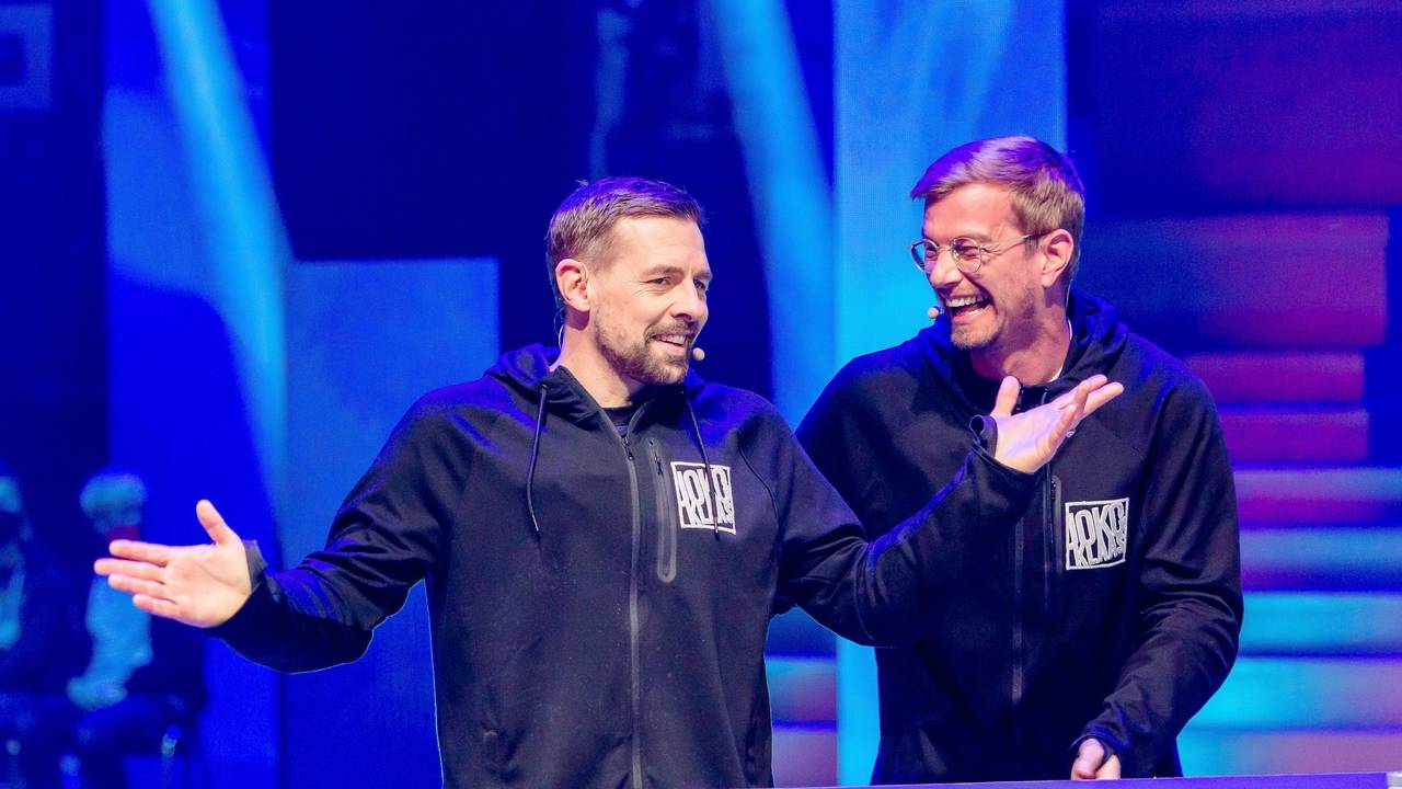 Zu Beginn der Show hatten Klaas Heufer-Umlauf (links) und Joko Winterscheidt noch jede Menge zu lachen, doch im dritten Spiel wendete sich das Blatt.