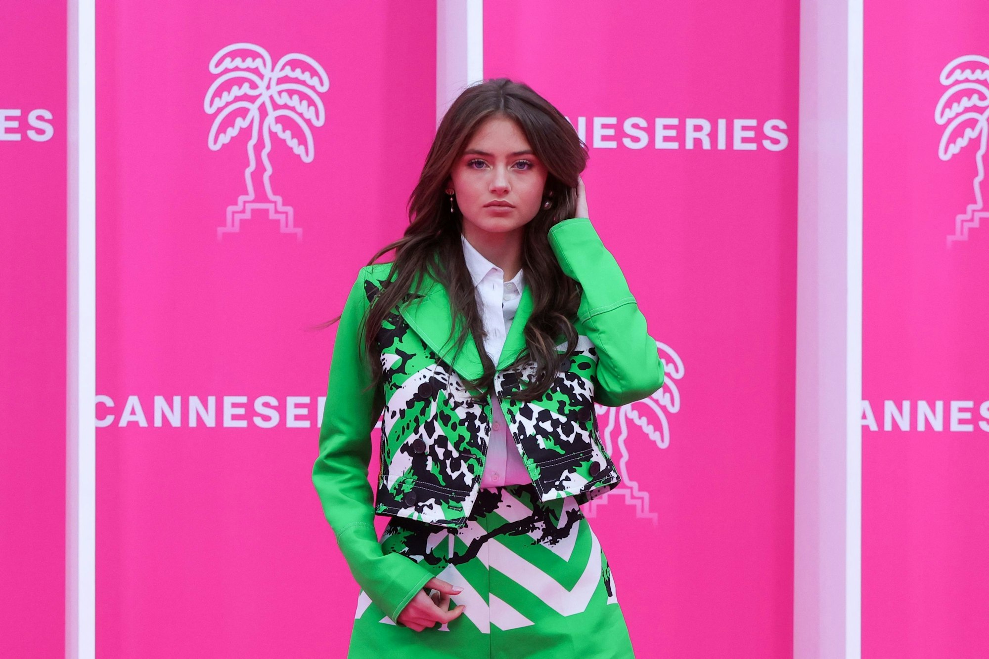 Leni Klum posiert auf dem roten Teppich