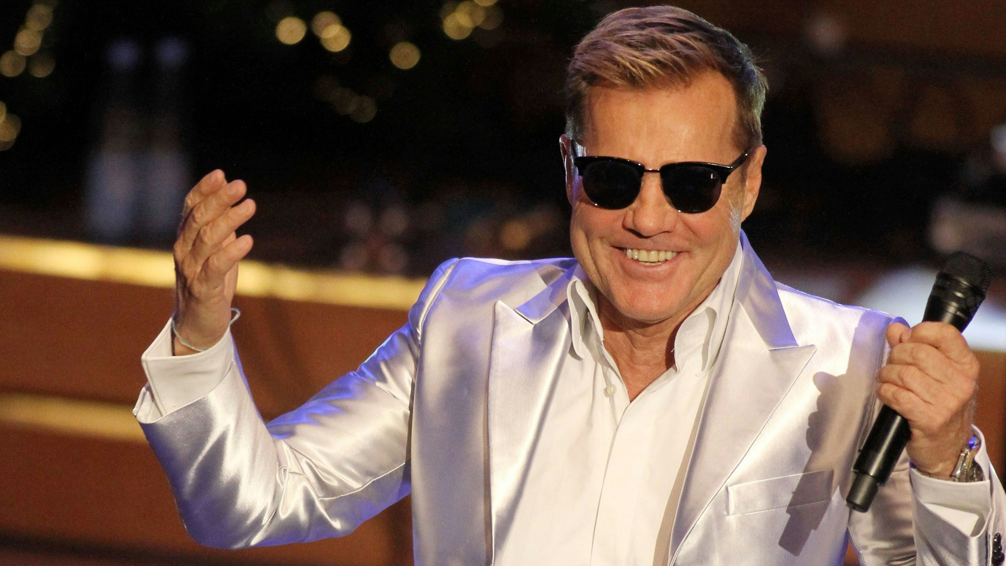 Dieter Bohlen singt beim Facebook-Weihnachtskonzert in Hamburg.