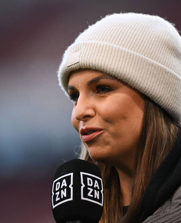 Laura Wontorra moderiert beim Spie des VfB Stuttgart