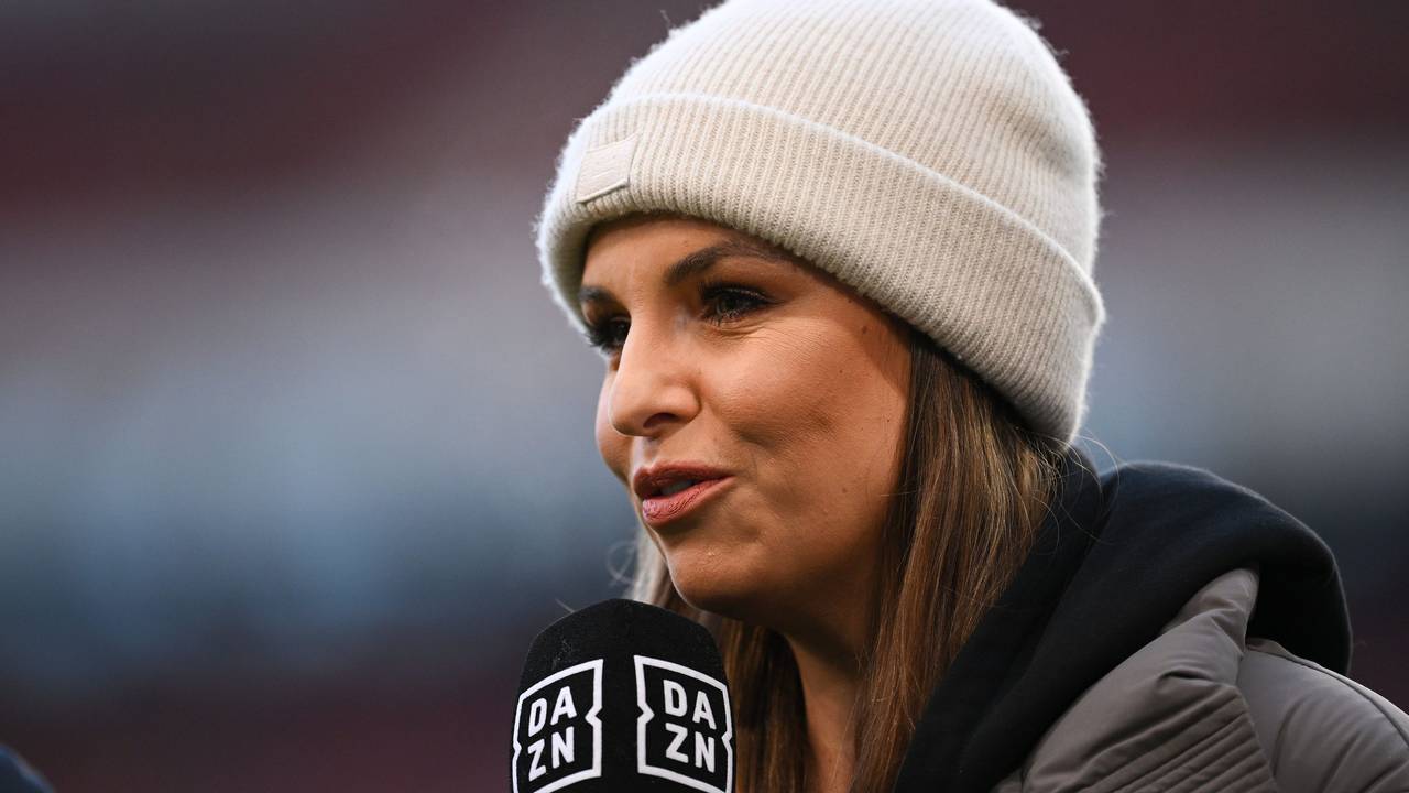 Laura Wontorra moderiert beim Spie des VfB Stuttgart