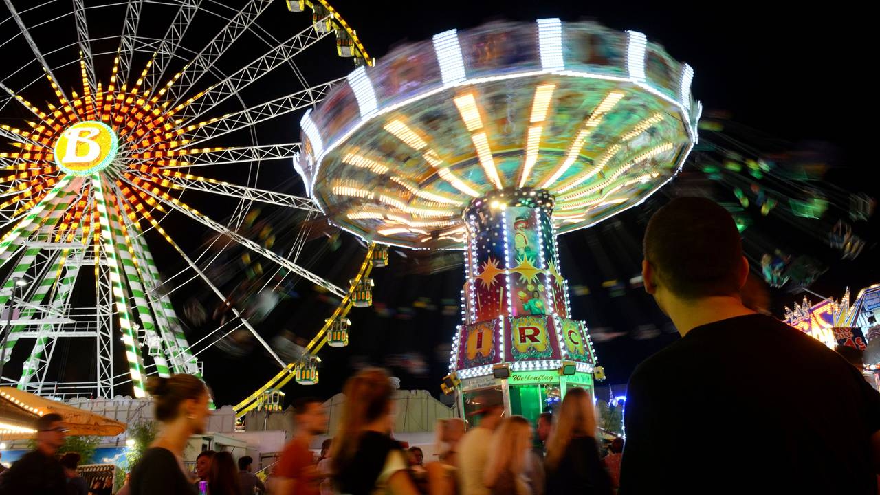 In Aachen kam es auf einem Volksfest zu einen Großeinsatz der Feuerwehr: Ein Kettenkarussell in Aachen blieb plötzlich stehen. Unser Symbolbild wurde in Herne 2014 aufgenommen.