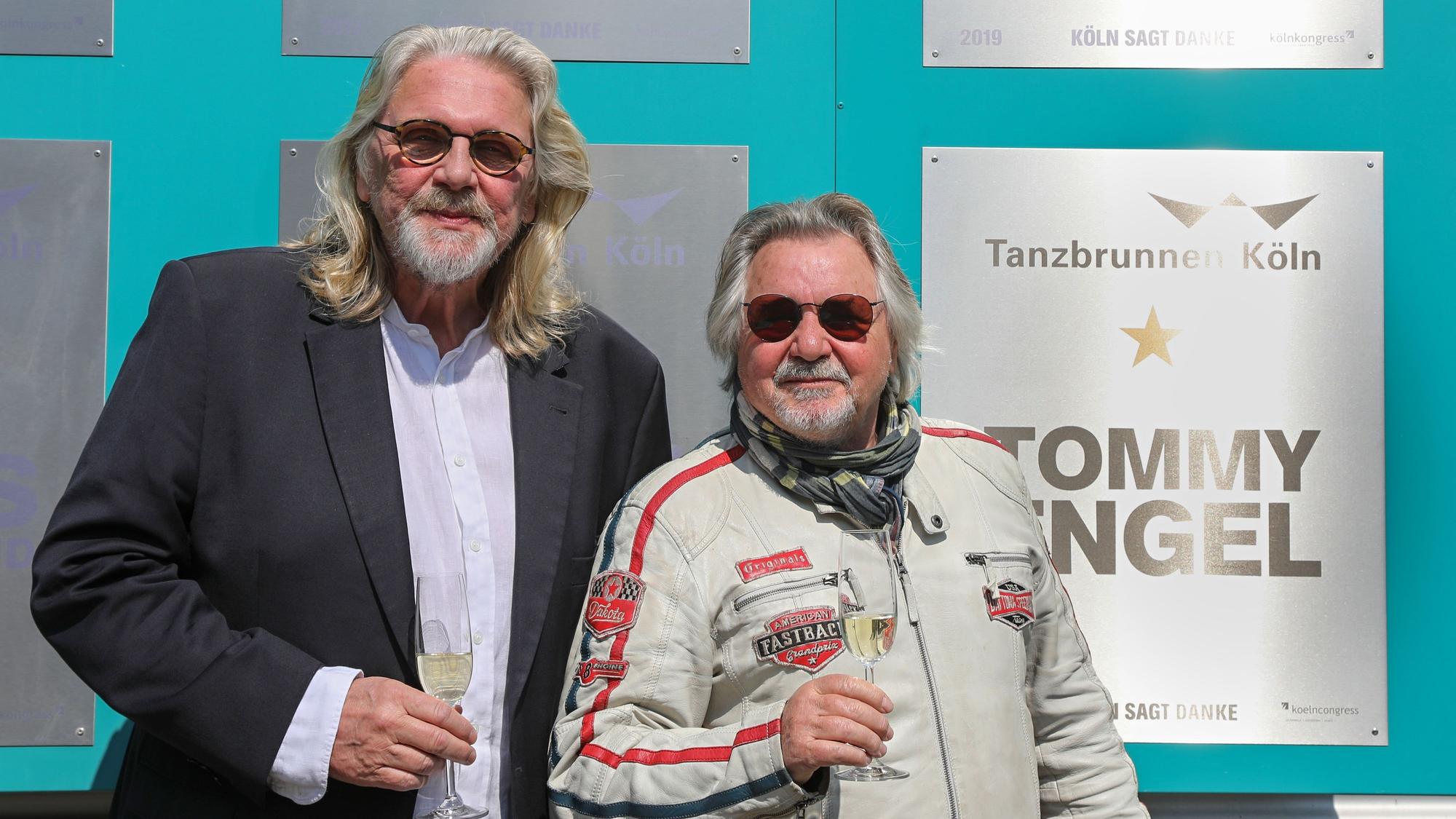 Tommy Engel enthüllt seinen Stern im Tanzbrunnen in Köln.