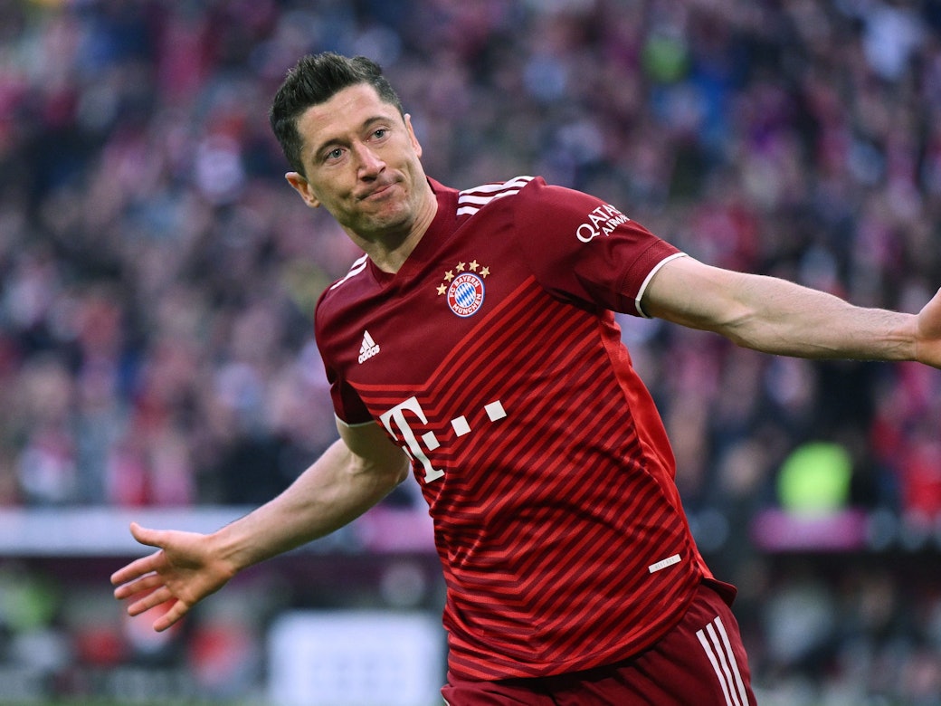 Robert Lewandowski feiert ein Tor für den FC Bayern.