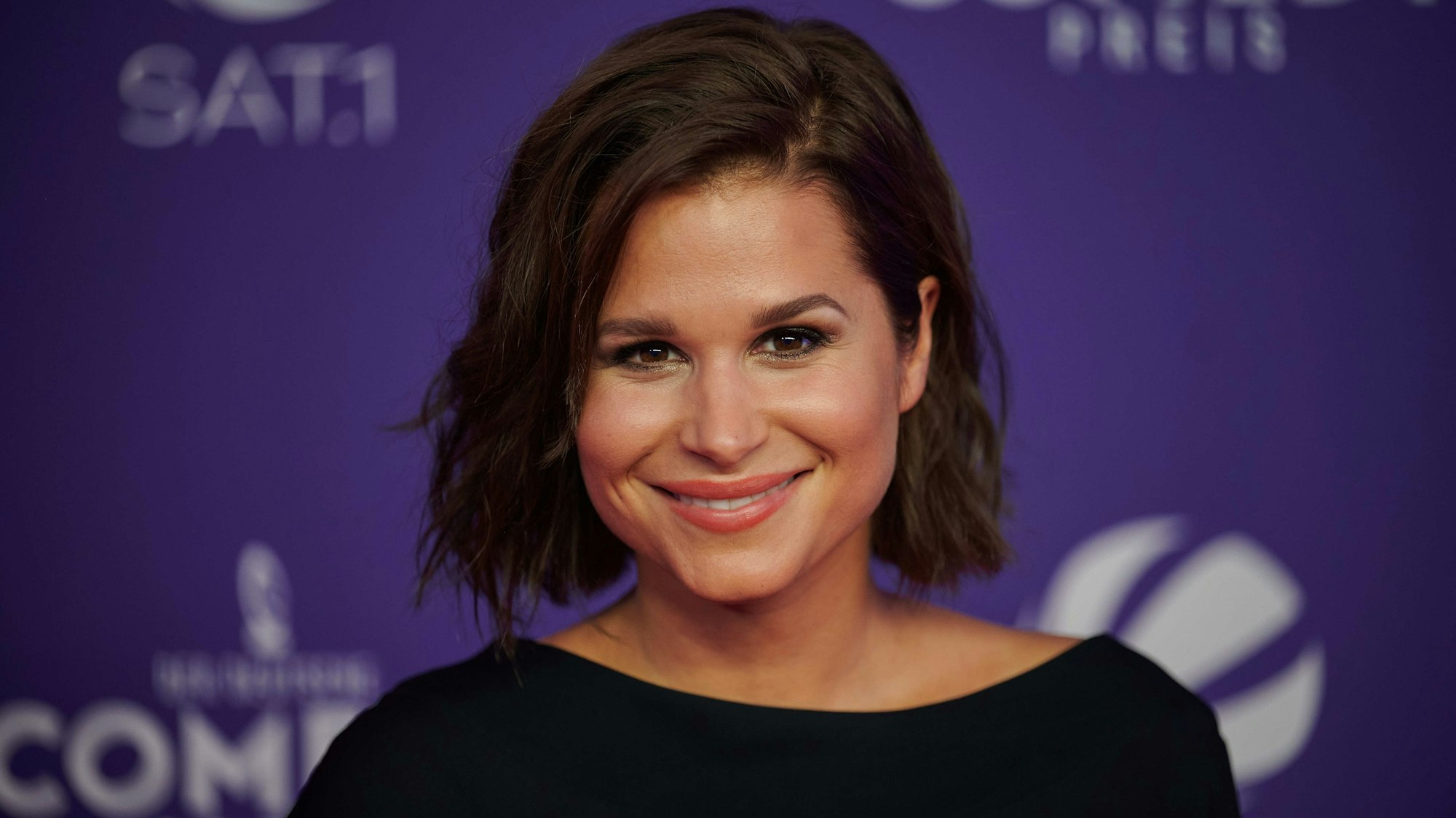 „Pastewka“-Star Cristina do Rego, hier bei der Verleihung des Deutschen Comedypreises 2020, hat sich nun als queer geoutet.