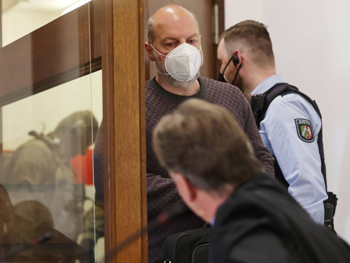 Thomas Drach kommt in den Gerichtssaal.