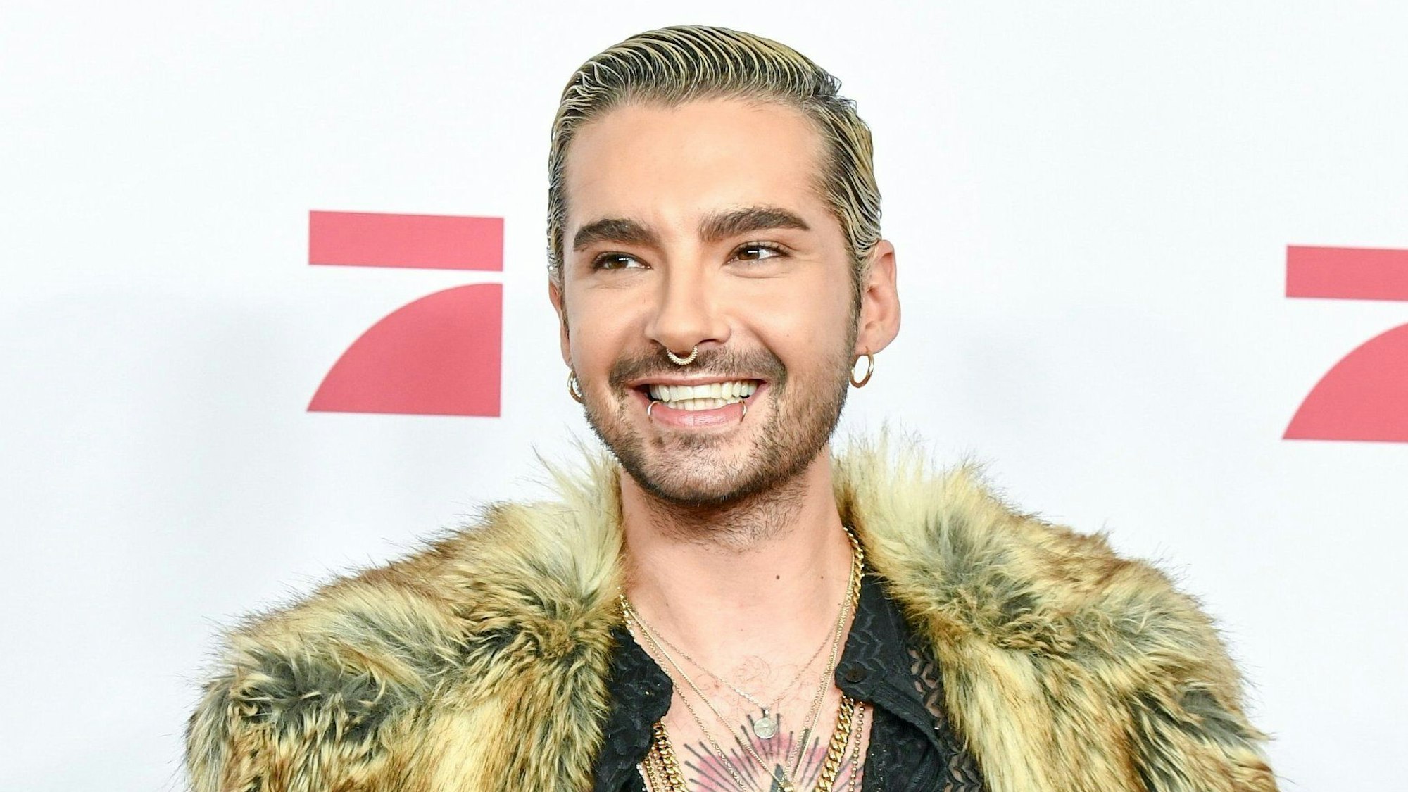 Bill Kaulitz, hier am 11.11.2019 in Berlin, spricht im Podcast mit seinem Bruder Tom über sein Single-Dasein.