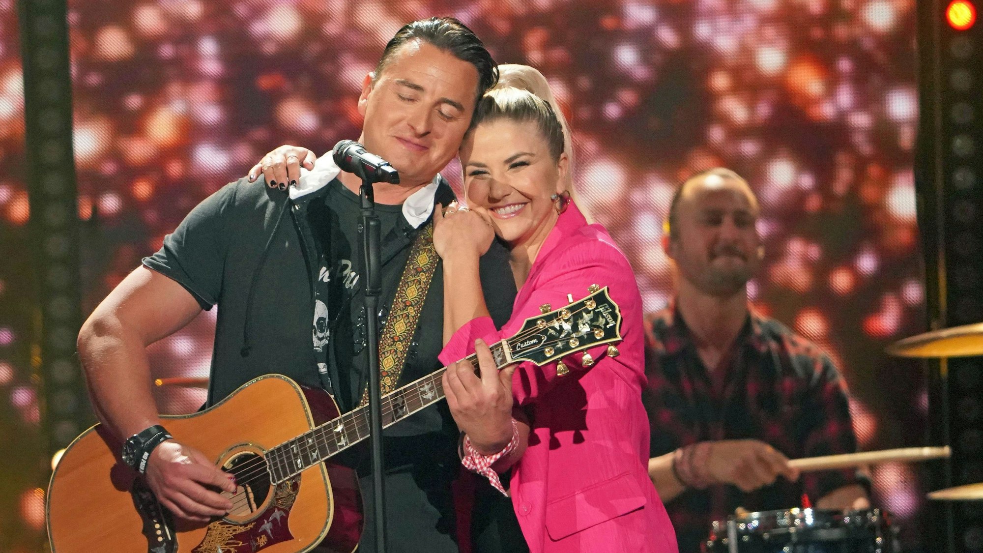 Beatrice Egli und Andreas Gabalier stehen am 5. April gemeinsam auf der Bühne in Berlin. Nach ihrem Auftritt brodelte die Gerüchteküche.