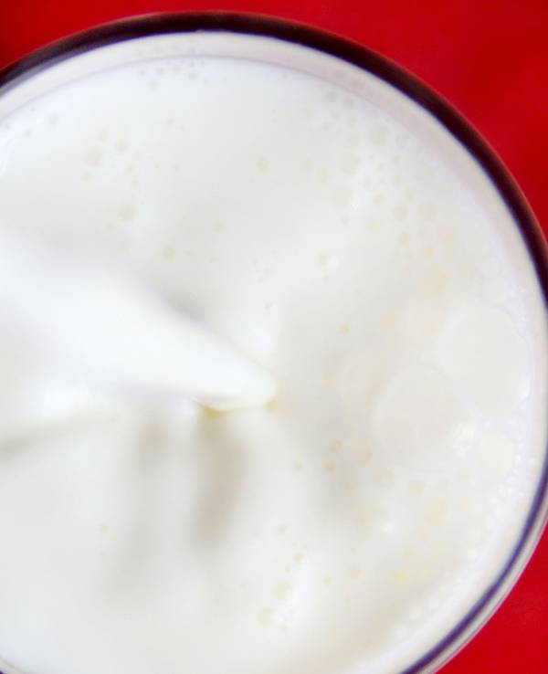 Pflanzliche Milch: Bei einer Milch-Alternative aus Hafer gibt es nun einen großen Rückruf. Unser Symbolbild wurde 2013 geschossen.