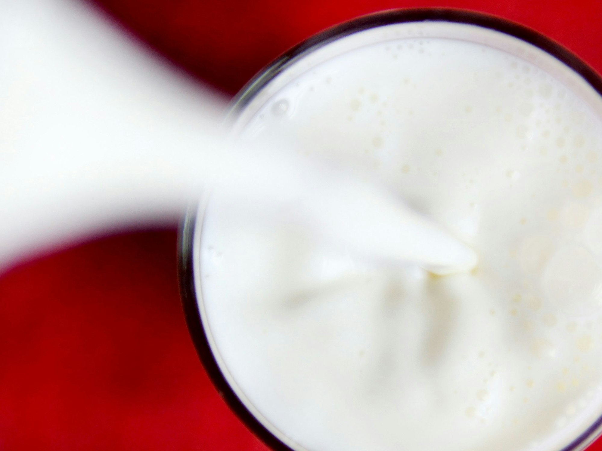 Pflanzliche Milch: Bei einer Milch-Alternative aus Hafer gibt es nun einen großen Rückruf. Unser Symbolbild wurde 2013 geschossen.