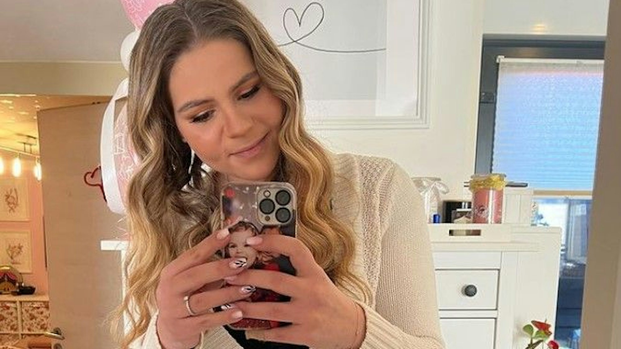 Sylvana Wollny, hier auf einem Instagram-Selfie vom 25. März 2022, nimmt ihre Fans auf einem Rachefeldzug gegen Ehemann Florian mit.