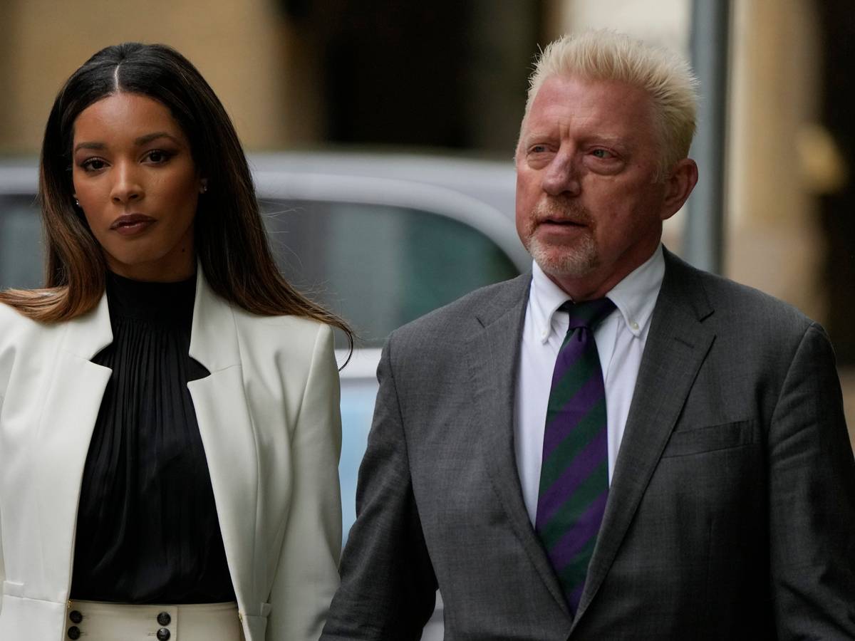 Boris Becker kommt mit Lilian de Carvalho Monteiro zur Urteilsverkündung.