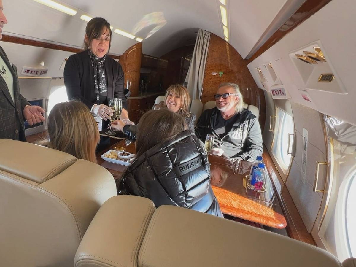 Die Familie Geiss am 1. Januar im Jet nach Miami. In ihrem Podcast verrieten sie nun ein süßes Detail.