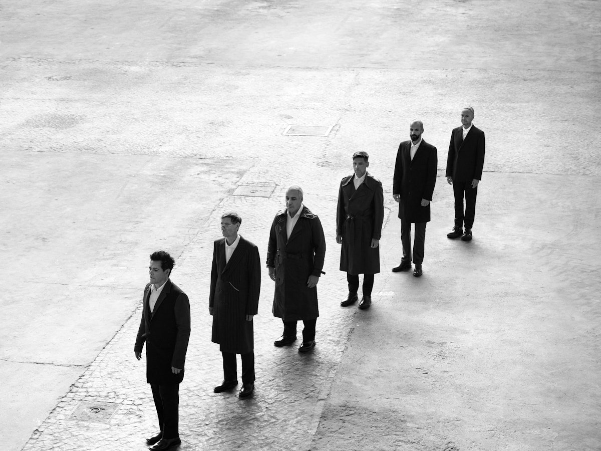 Die Band Rammstein, fotografiert von Bryan Adams.