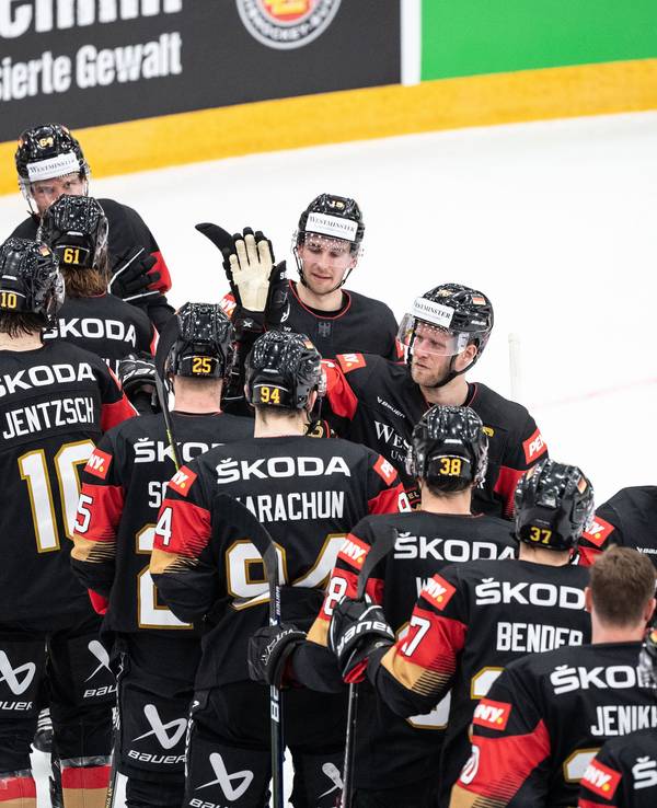 Shakehands bei den Nationalspielern Deutschlands
