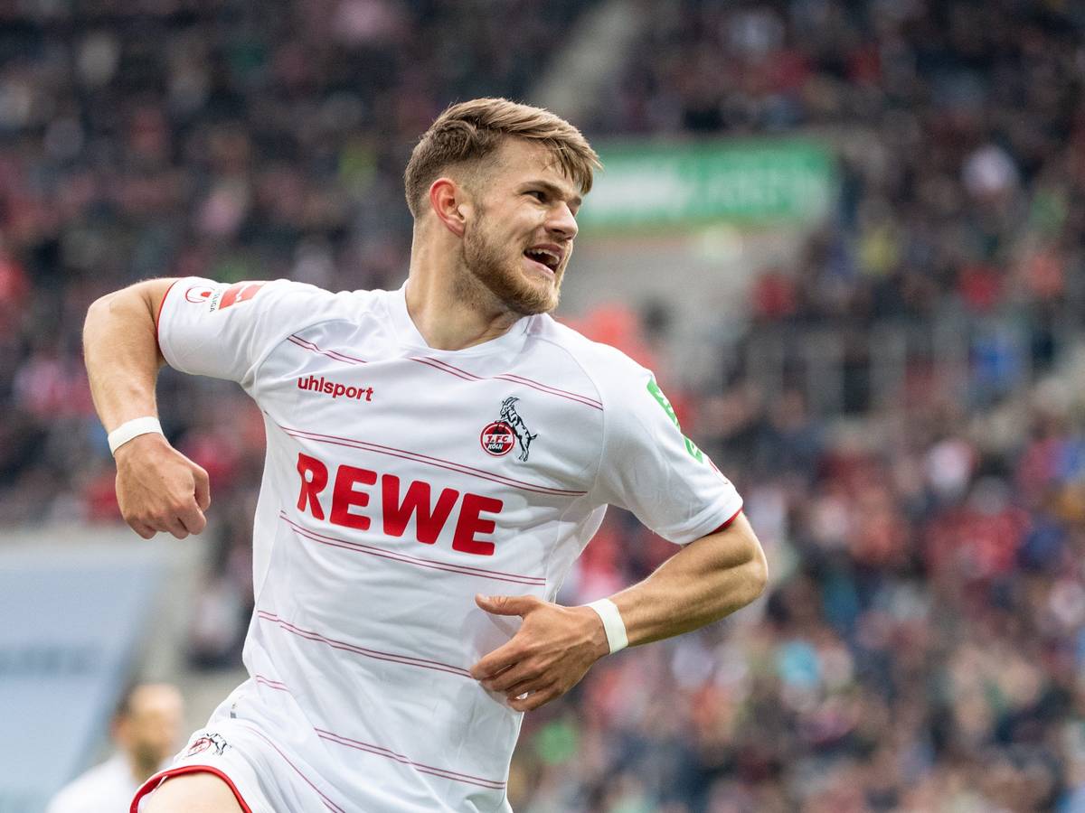 Jan Thielmann jubelt über sein Tor gegen Augsburg.