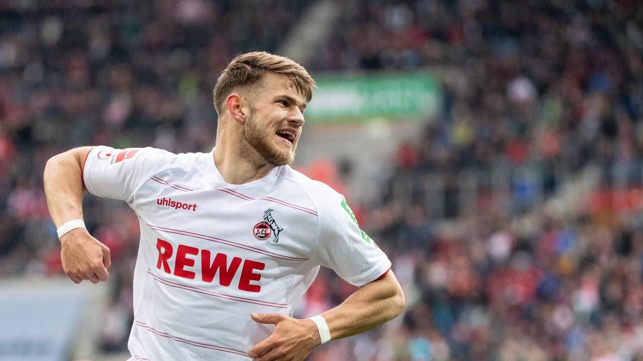 Jan Thielmann jubelt über sein Tor gegen Augsburg.