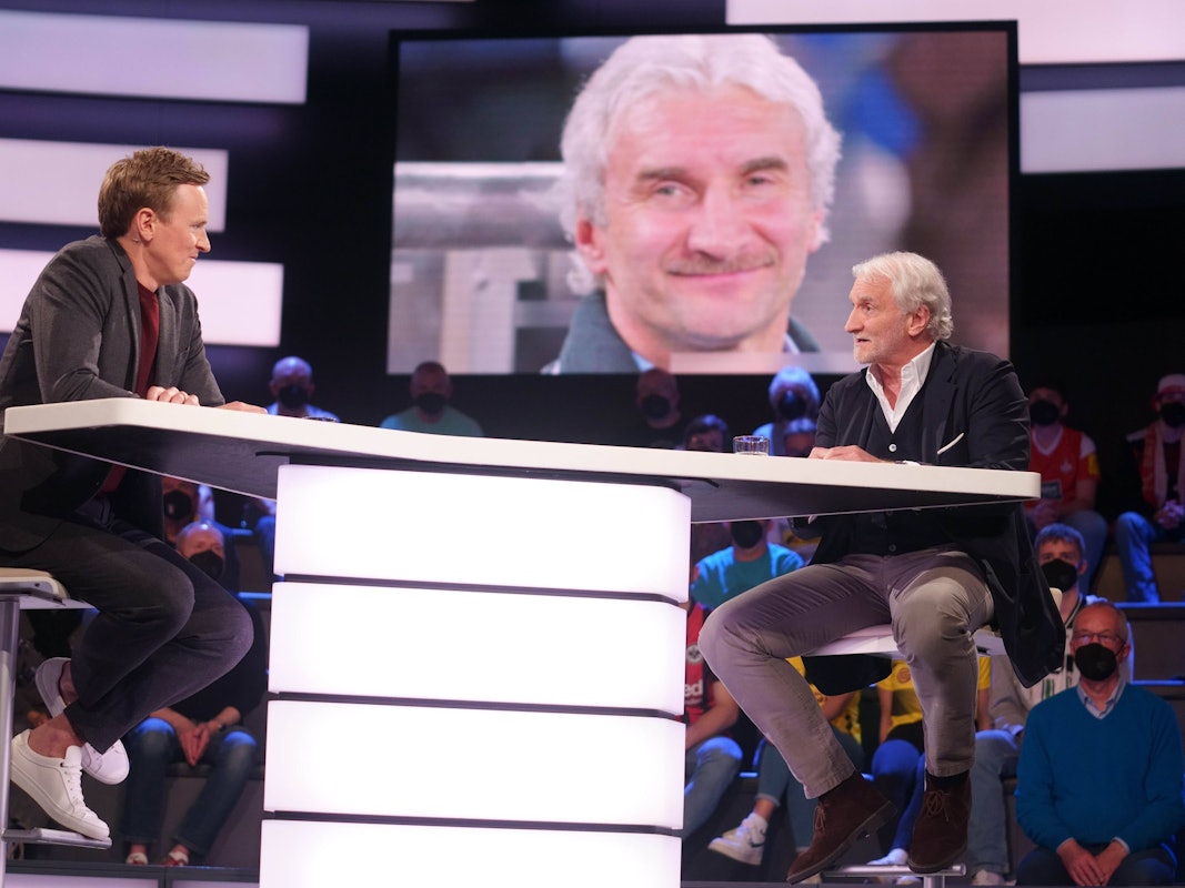 Jochen Breyer interviewt Rudi Völler im Aktuellen Sportstudio.