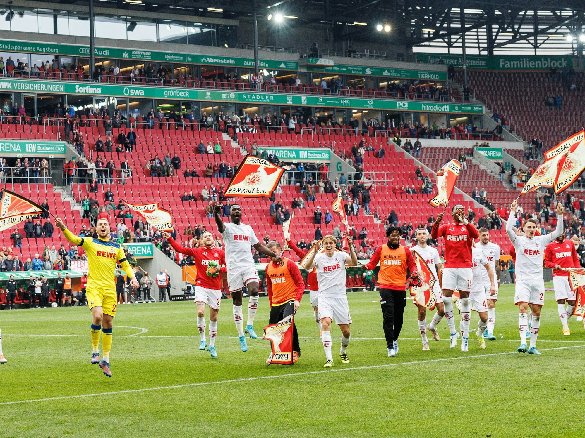 Der 1. FC Köln gewinnt in Augsburg.