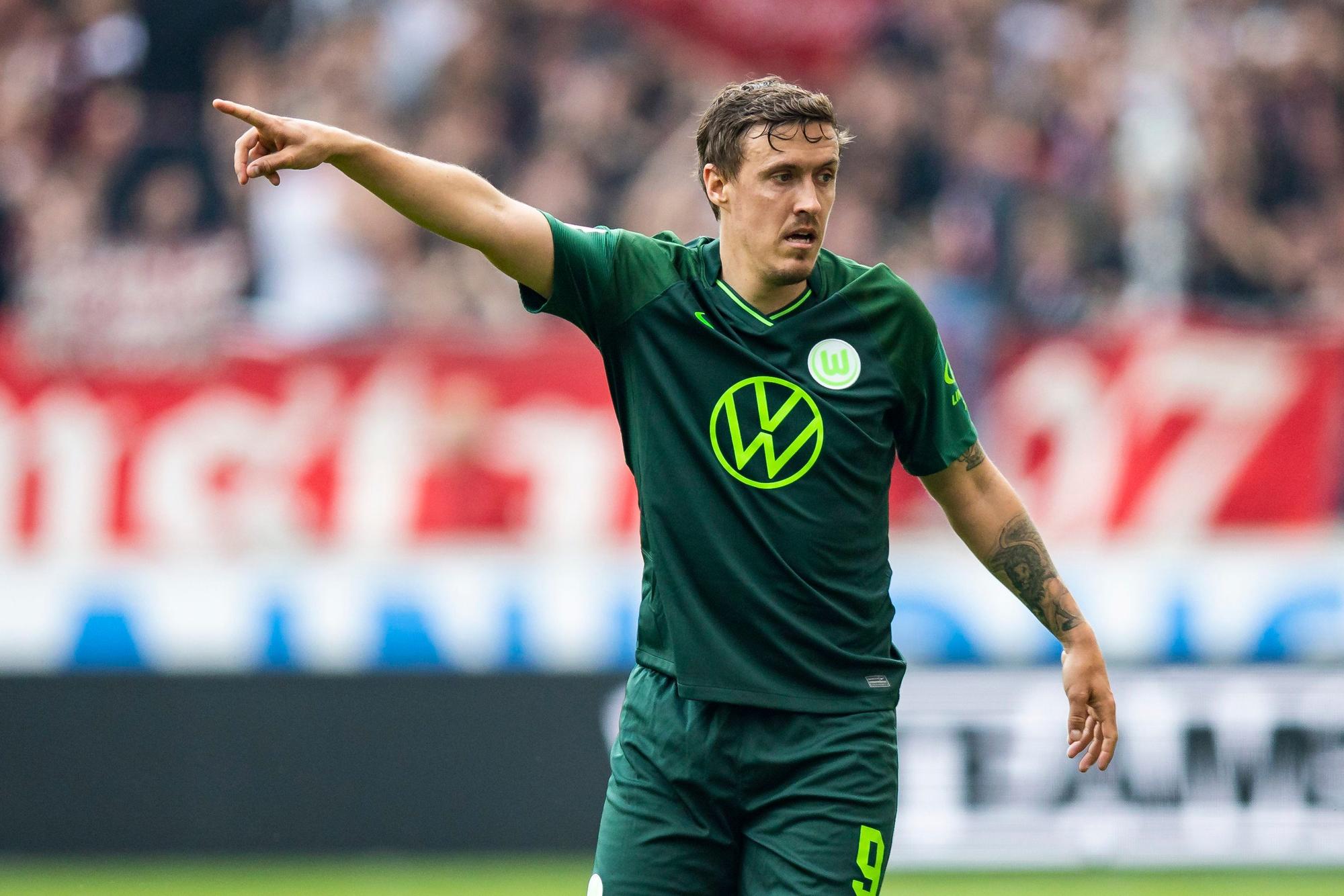 Wolfsburgs Max Kruse gestikuliert.