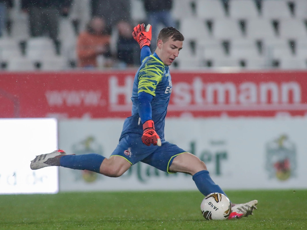Daniel Adamczyk im Tor der U21 des 1. FC Köln