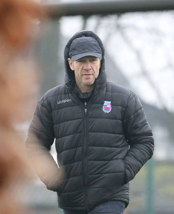 Straelen, Deutschland 22. Januar 2022: Regionalliga West - 2021/2022 - SV Straelen vs. Bonner SC Trainer Markus von Ahlen Bonner SC Stadion an der Roemerstrasse Nordrhein Westfalen *** Straelen, Germany 22 January 2022 Regionalliga West 2021 2022 SV Straelen vs Bonner SC coach Markus von Ahlen Bonner SC Stadion an der Roemerstrasse Nordrhein Westfalen Copyright: xFotostandx/xVanxderxVeldenx