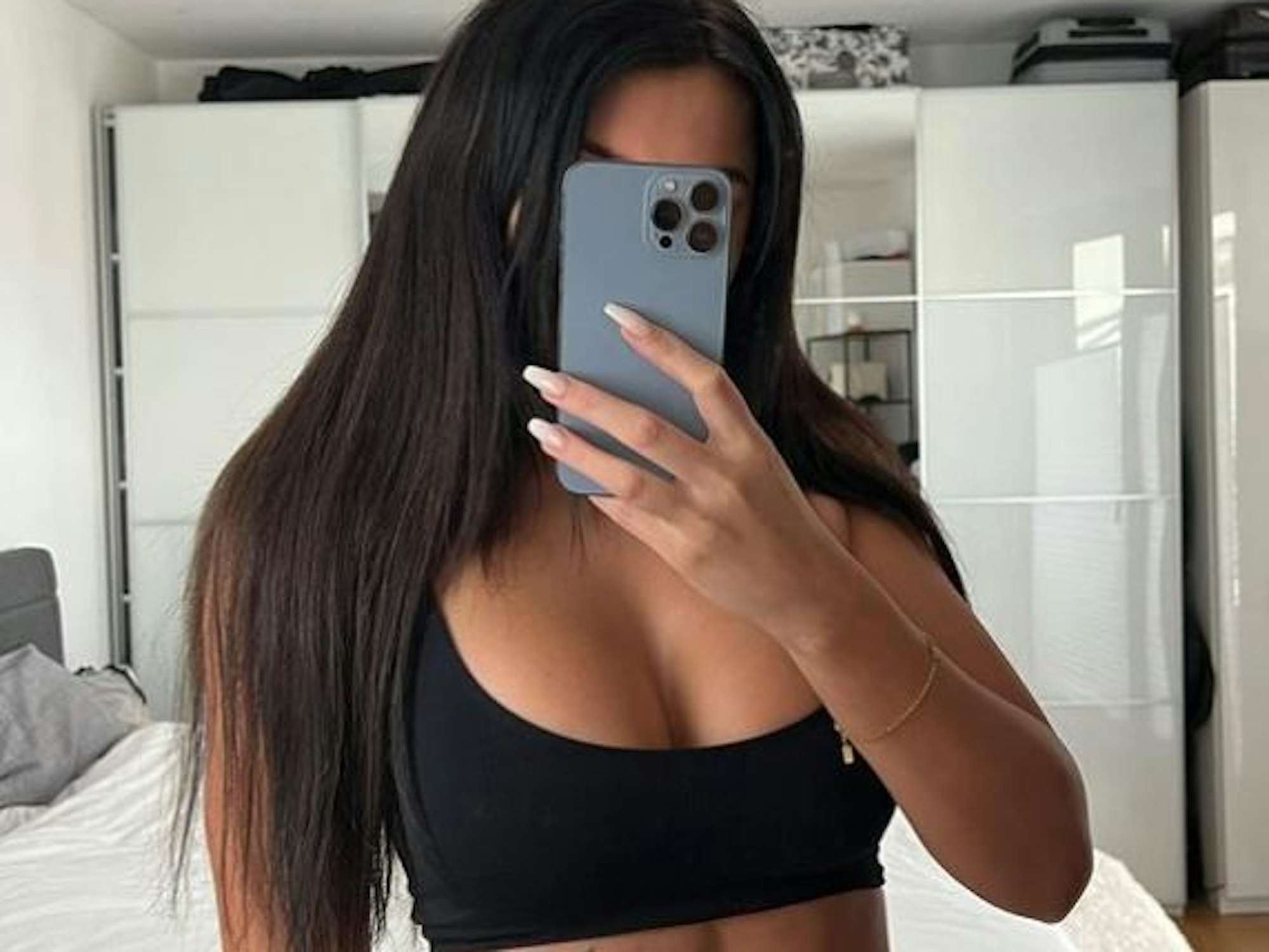 Das Instagram-Selfie zeigt die Kölner Fitness-Influencerin Lisa Del Piero.
