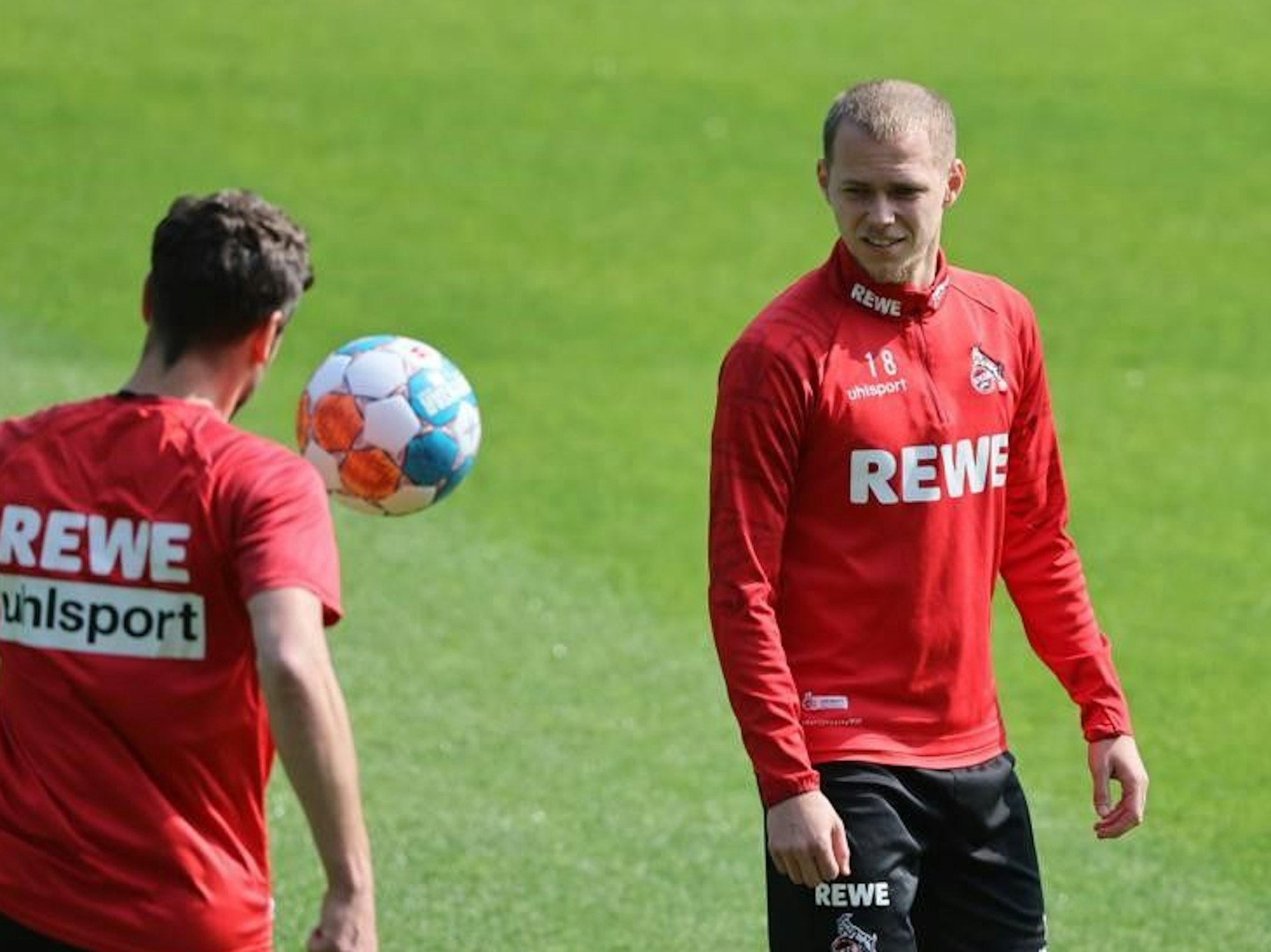 Ondrej Duda hat auf dem Trainingsplatz den Ball im Visier.