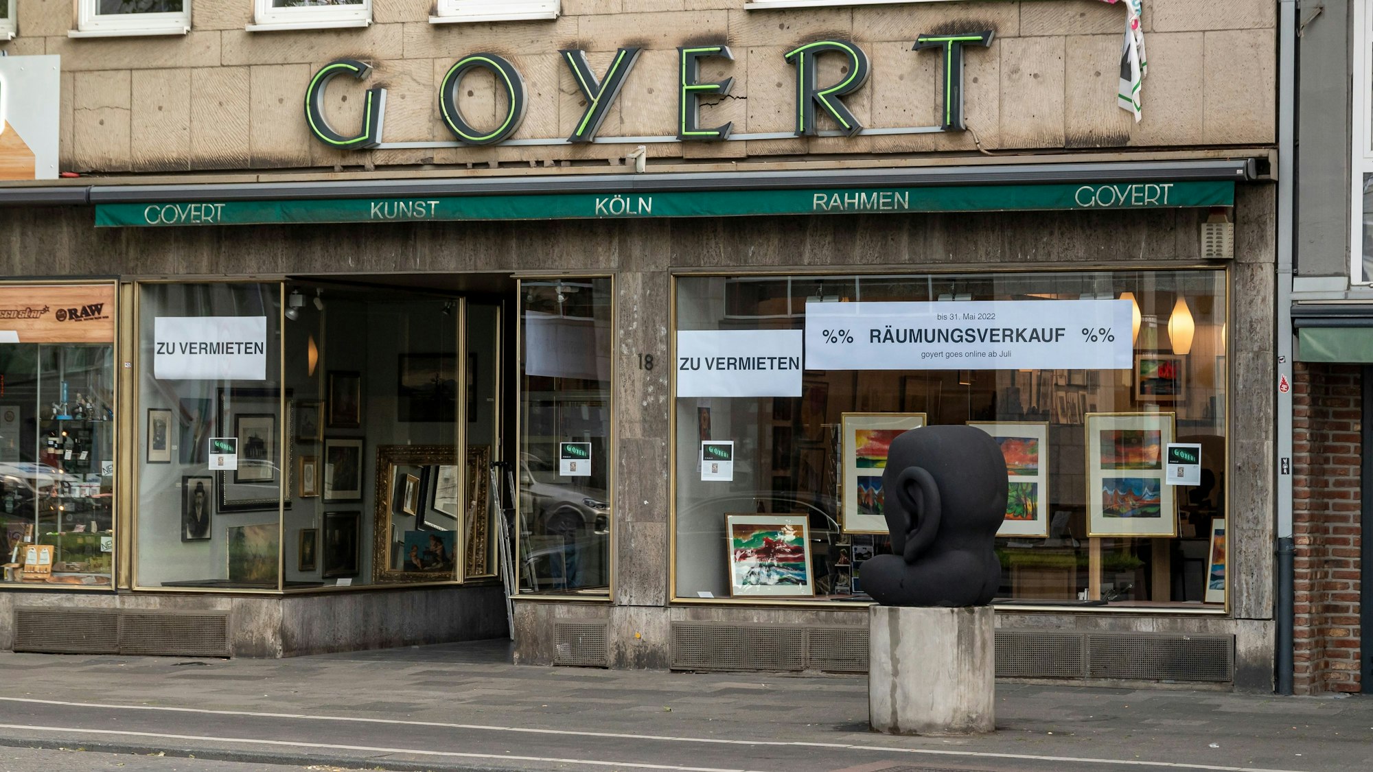 Frontansicht der Kunsthandlung Goyert in der Kölner Hahnenstraße.