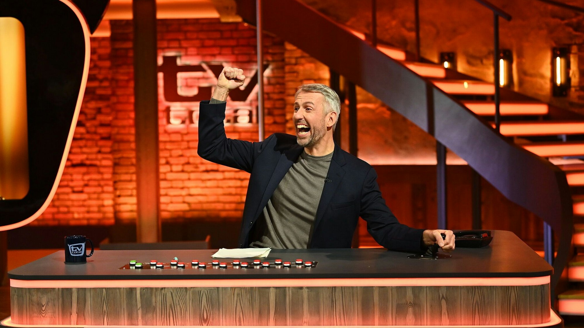 Sebastian Pufpaff im November 2021 bei „TV total“. In der Folge vom 4. Mai lud er eine GNTM-Teilnehmerin in seine Show ein.