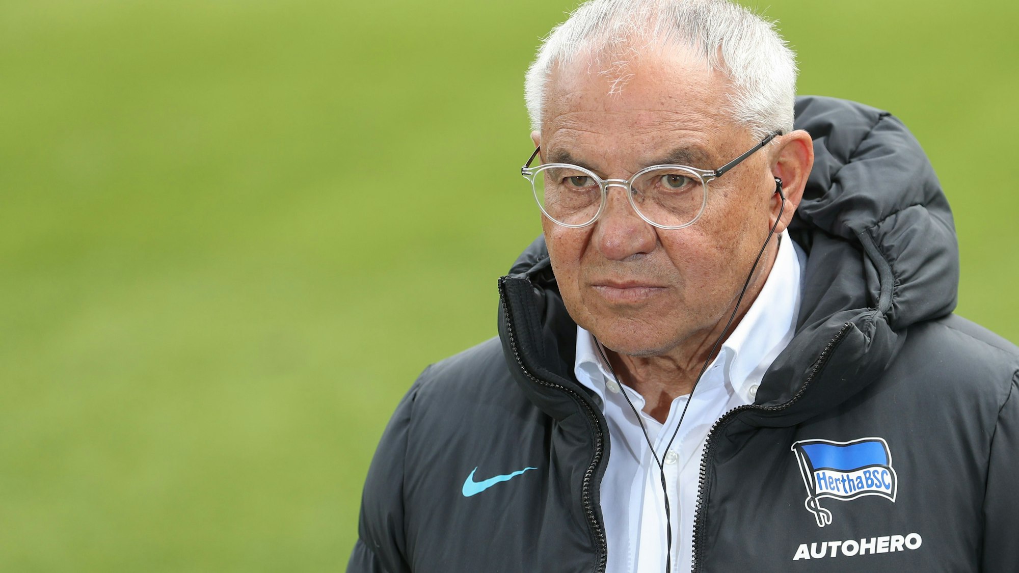 Hertha-Coach Felix Magath beim Bundesliga-Spiel gegen Arminia Bielefeld.