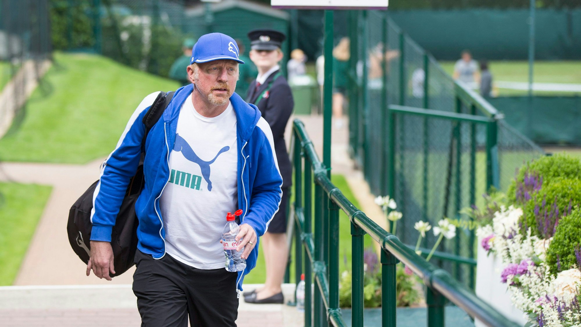 Boris Becker auf dem Gelände des „All England Lawn Tennis Club“ in Wimbledon (hier im Juni 2016 als Trainer von Novak Djokovic) – kommt er nie mehr hierher zurück?