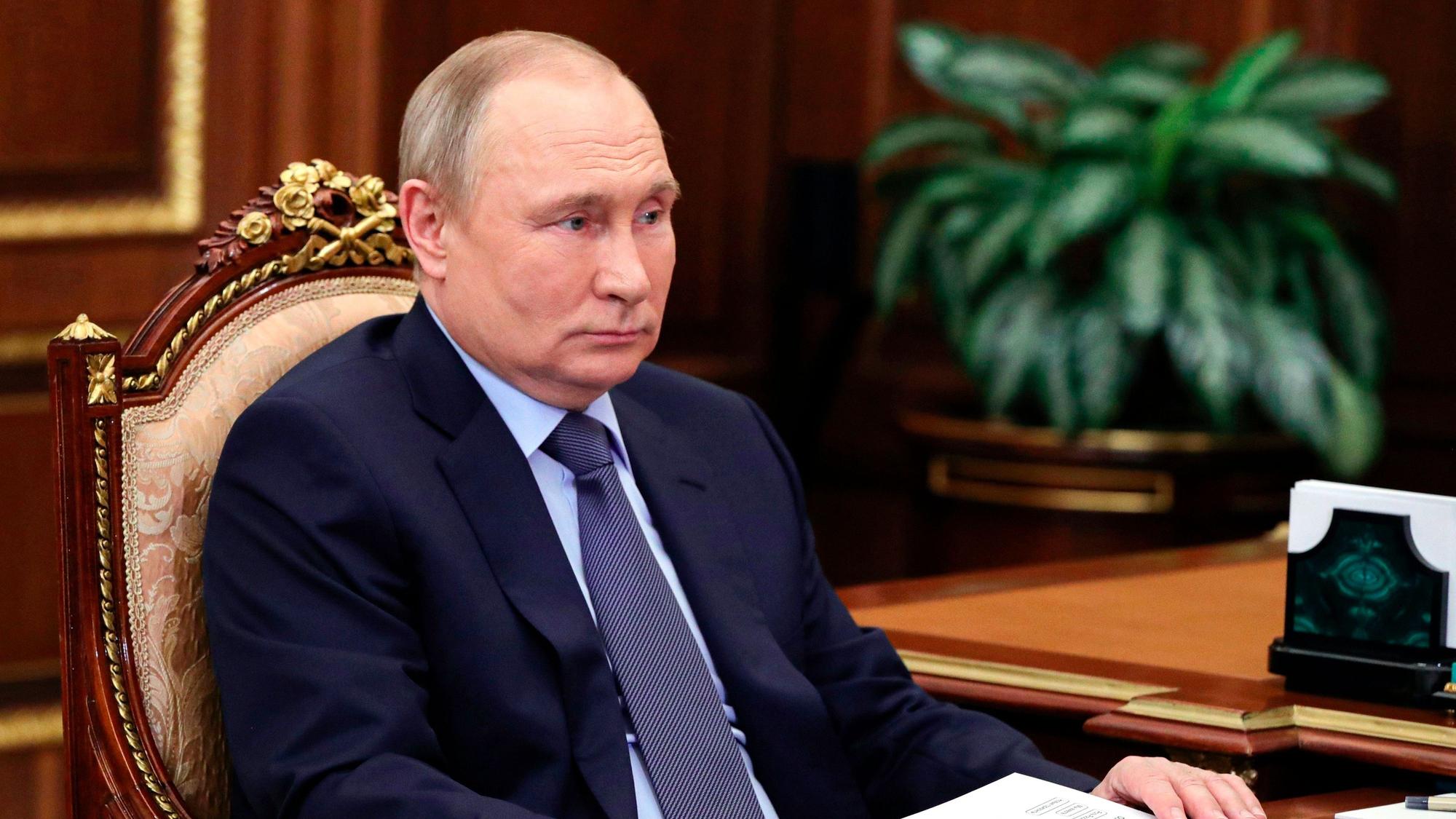 Russlands Präsident Wladimir Putin am 5. Mai im Kreml. Je mehr Opfer es gibt, desto schwieriger werden die Friedensgespräche zwischen Russland und der Ukraine verlaufen.
