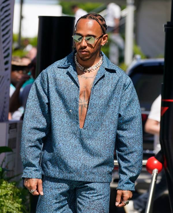 Lewis Hamilton aus Großbritannien vom Team Mercedes kommt auf dem Miami International Autodrome an.