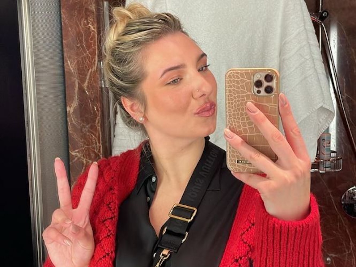 Joelina Karabas (Tochter von Danni Büchner) auf einem Instagram-Selfie vom 6. Februar 2022
Screenshot zur Berichterstattung erstellt
Foto: Instagram/joelinakrbs