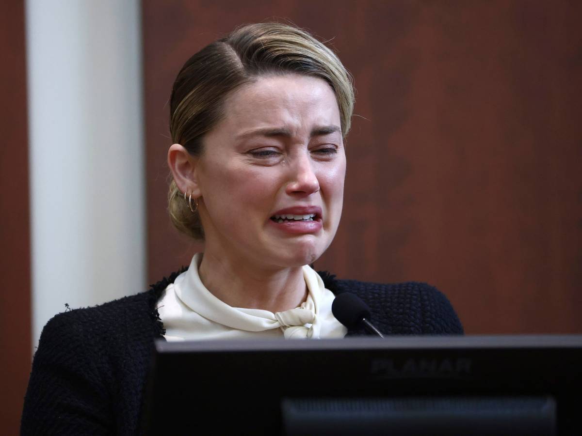 Amber Heard sagt am 5. Mai 2022 im Zivilprozess in Fairfax (Virginia) gegen Ex-Mann Johnny Depp aus.