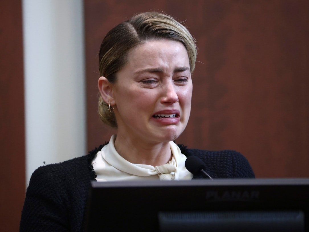 Amber Heard sagt am 5. Mai 2022 im Zivilprozess in Fairfax (Virginia) gegen Ex-Mann Johnny Depp aus.