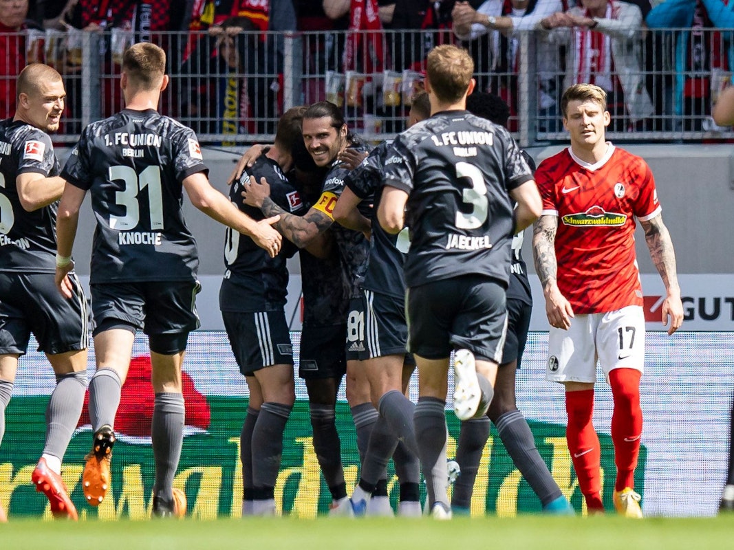Union Berlin jubelt beim SC Freiburg, der seine guten Aussichten auf die Champions League verspielt.