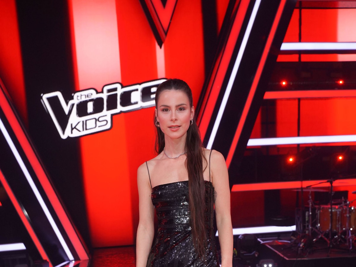 Lena Meyer-Landrut am 6. Mai im Finale von „The Voice Kids“. Mit ihrem Kleid zog die Sängerin die Blicke auf sich.