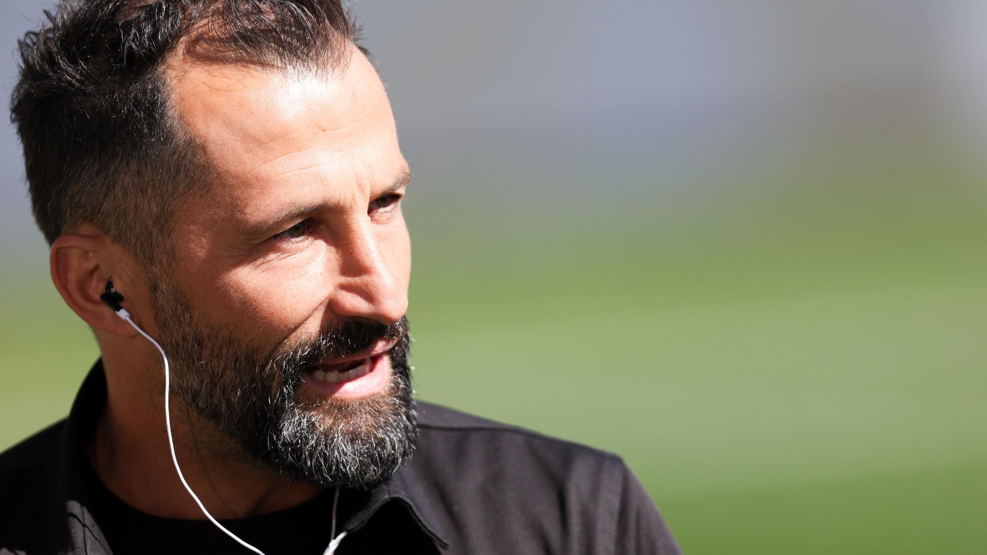 Der Sohn von Sportdirektor Hasan Salihamidzic hat sich auf Twitter über Transfers vom FC Bayern geäußert. Das Bild wurde am 17. April 2022 aufgenommen.