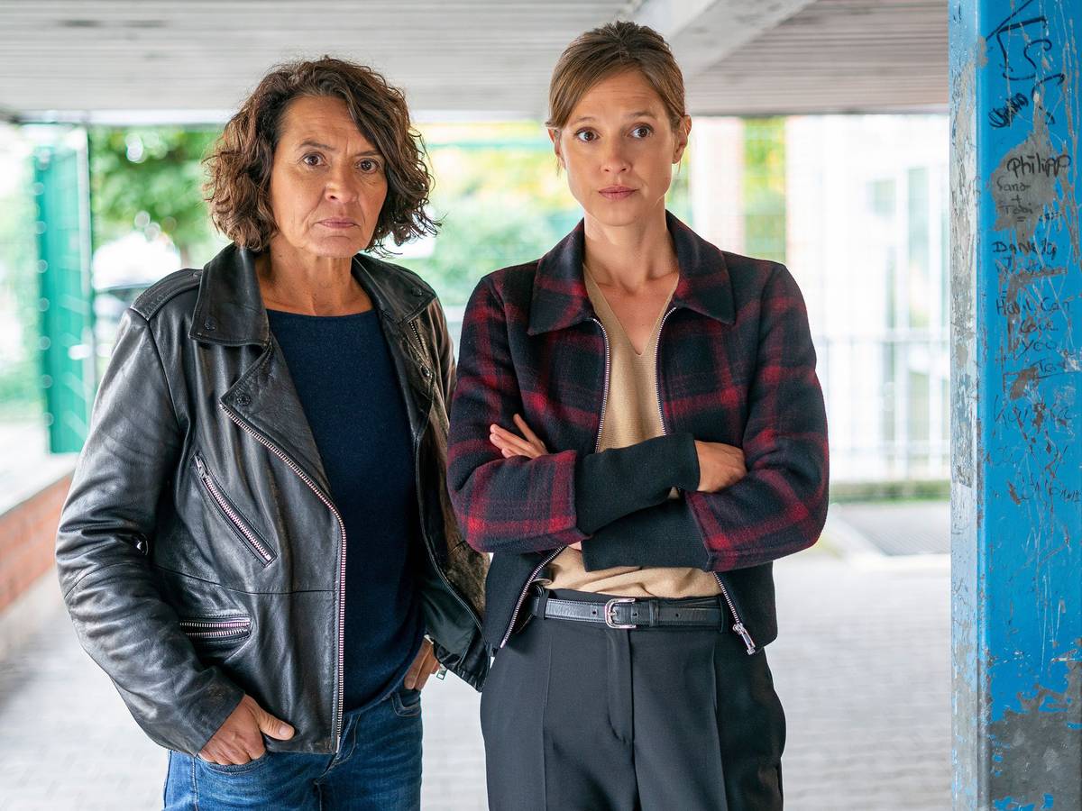 Neuer „Tatort“ aus Ludwigshafen: Lena Odenthal (Ulrike Folkerts) und Johanna Stern (Lisa Bitter) ermittelten wegen des Todes eines Schülers.