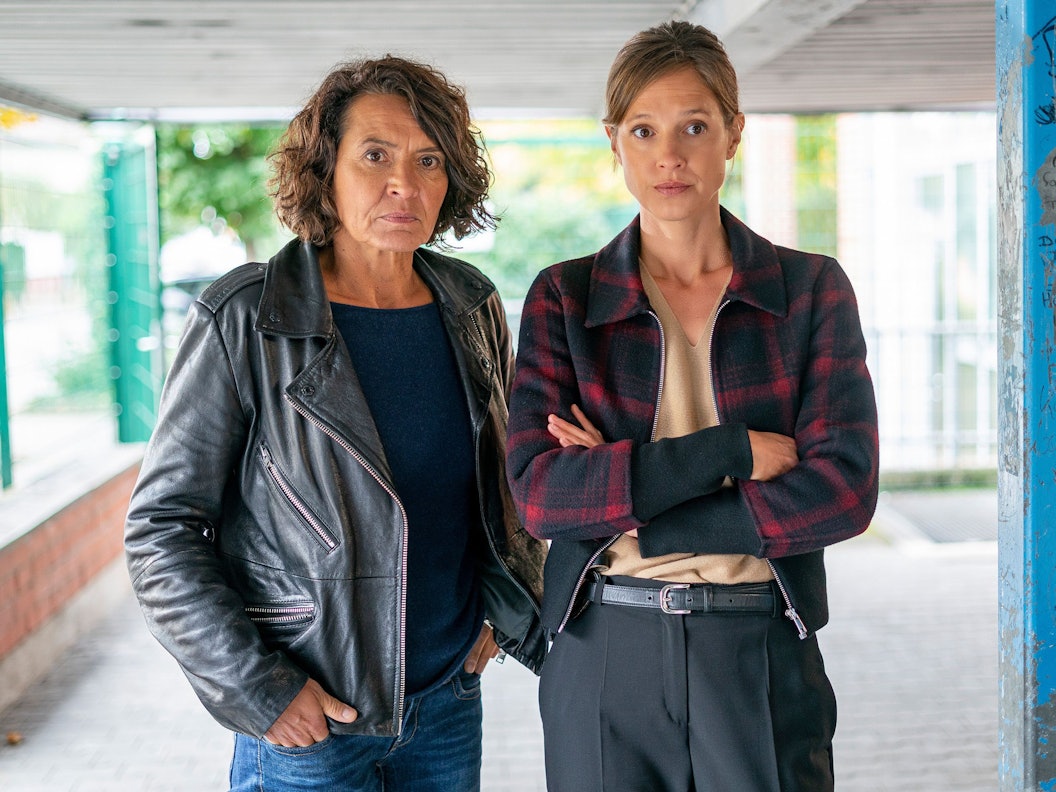 Neuer „Tatort“ aus Ludwigshafen: Lena Odenthal (Ulrike Folkerts) und Johanna Stern (Lisa Bitter) ermittelten wegen des Todes eines Schülers.
