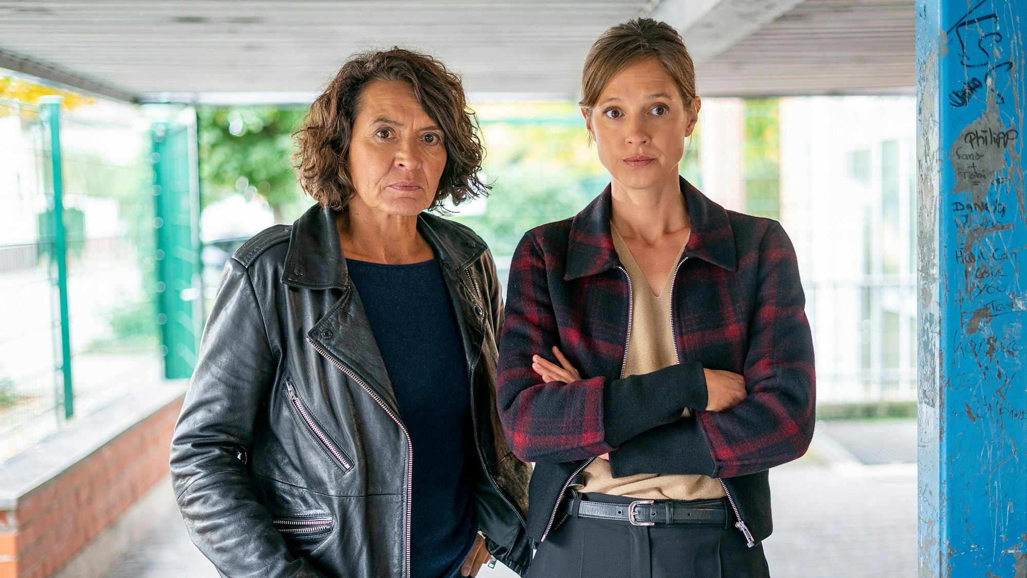Neuer „Tatort“ aus Ludwigshafen: Lena Odenthal (Ulrike Folkerts) und Johanna Stern (Lisa Bitter) ermittelten wegen des Todes eines Schülers.