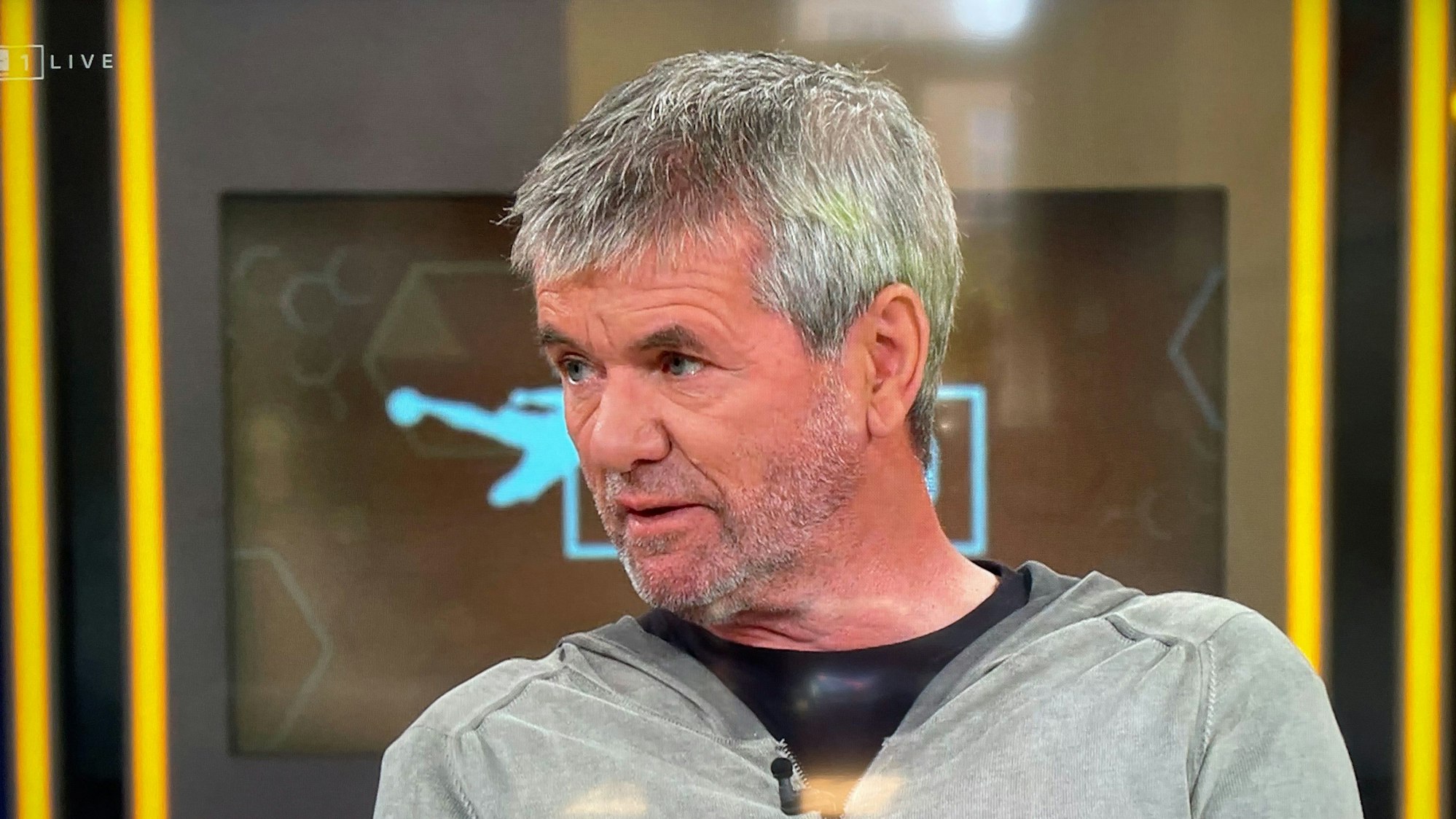 Friedhelm Funkel spricht in der Sendung „Sky90“