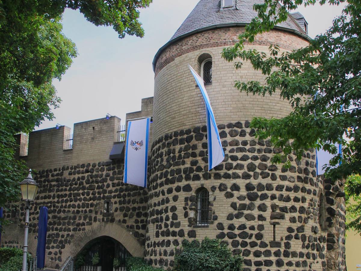 Der Sachsenturm in Köln (hier 2019)